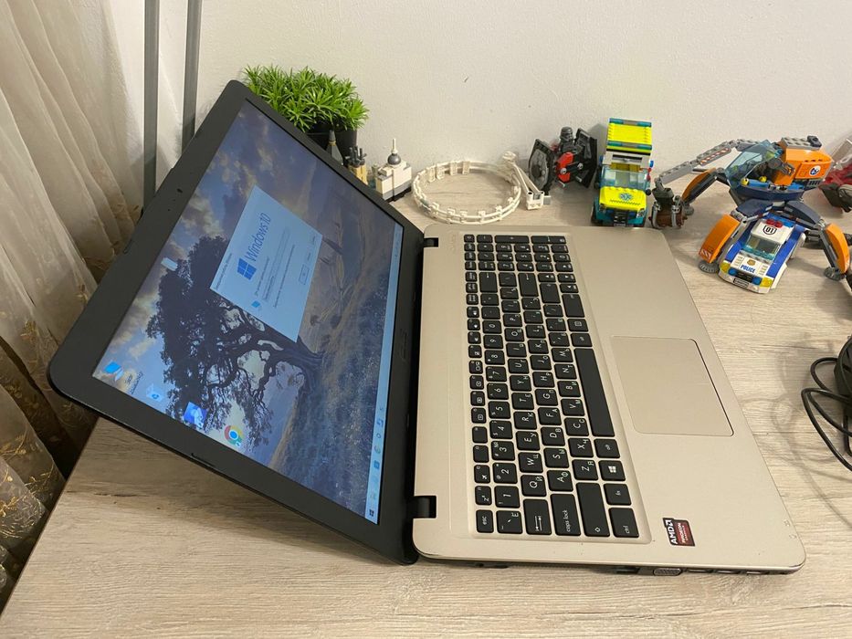 ASUS SonicMaster AMD QuadCore/OZU 4GB/SSD