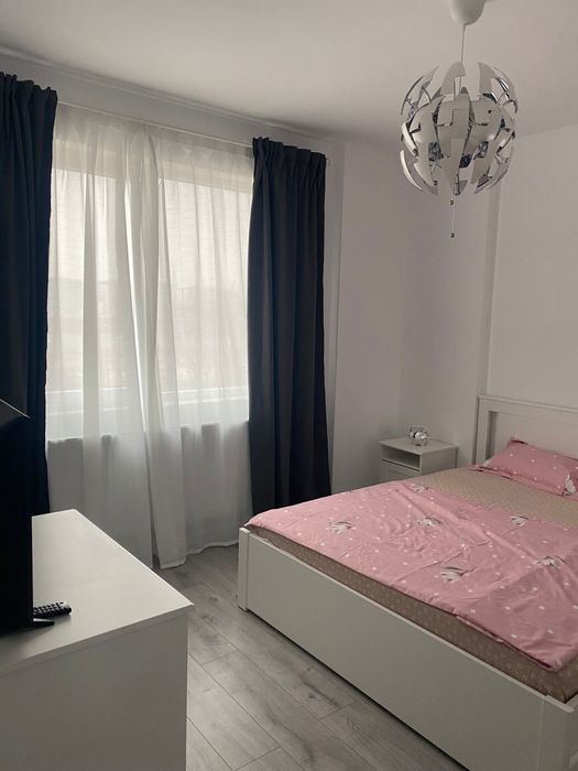 Inchiriez apartament