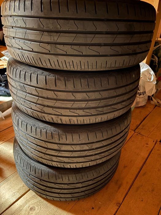 Set cauciucuri Laufenn iarna si Hankook vara