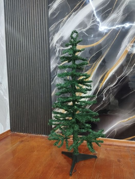 Продаётся ёлка 1.20 см