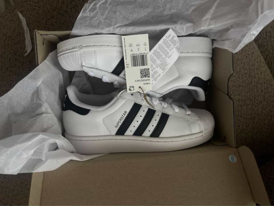 Нови Обувки “Adidas Superstar”