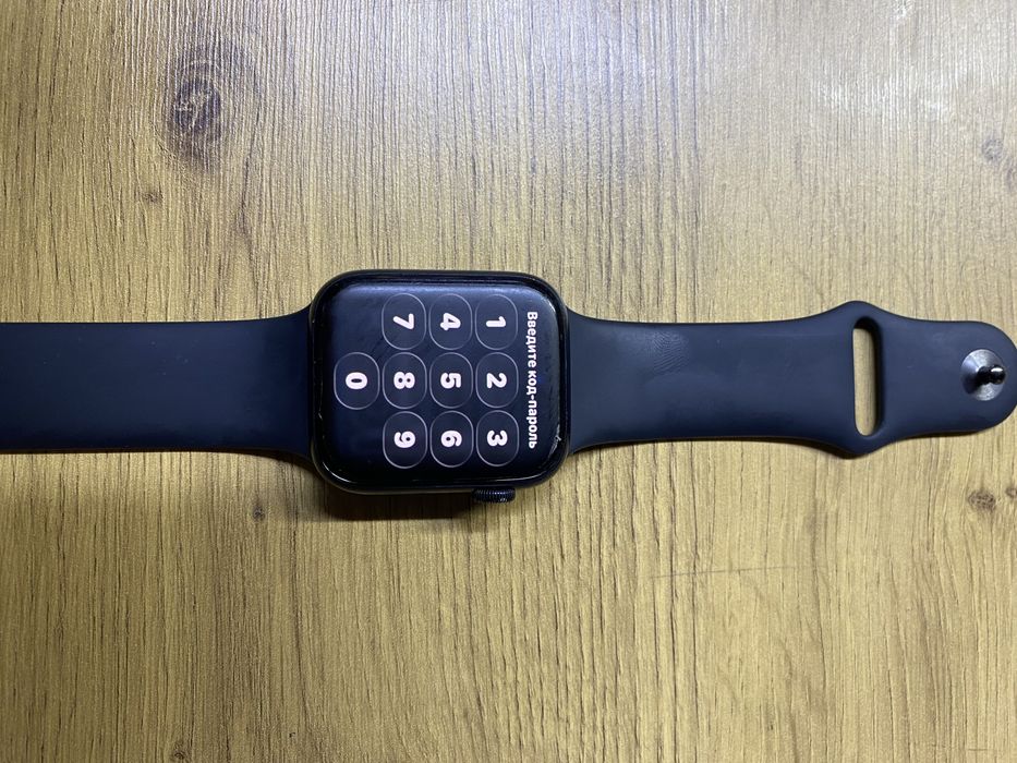 Срочно продам Apple watch SE 2
