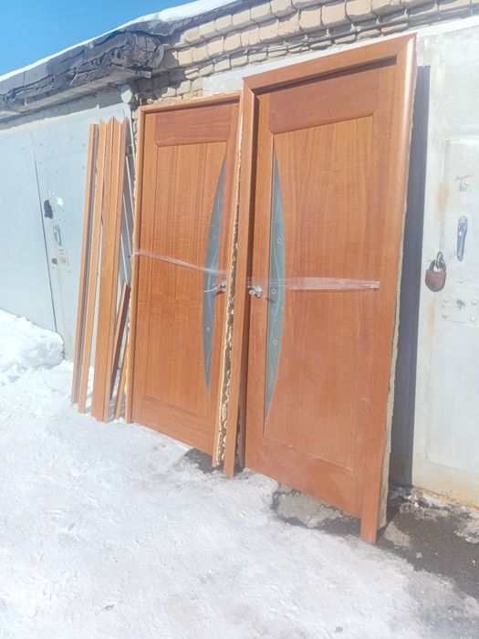 Дверь деревянная 2 шт