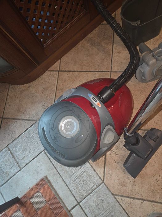 Прахосмукачка Zelmer Delfin 1500w