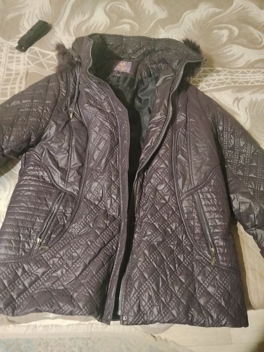 Продам куртку новую