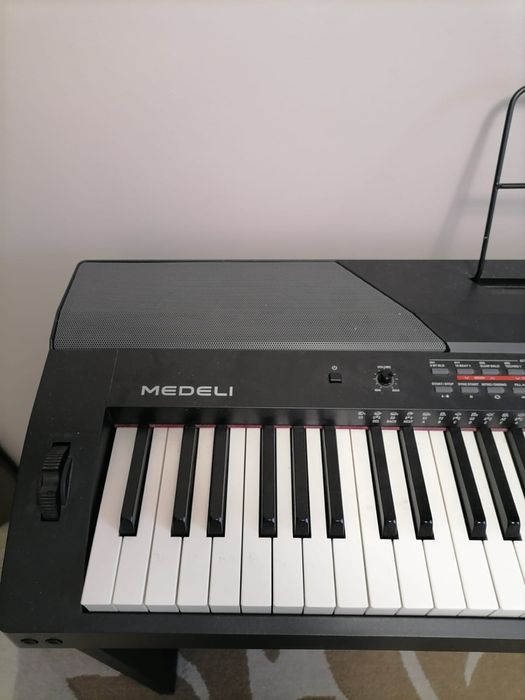 Продам пиано в отличном состоянии!!!