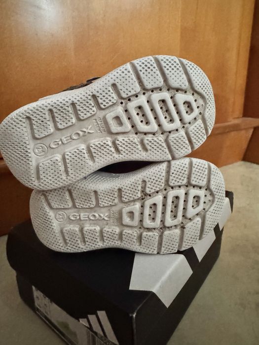 Adidas ,Geox бебешки маратонки и мокасини на HM