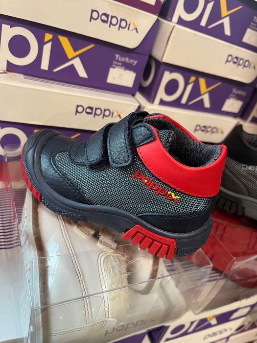 Детски ботички с пух