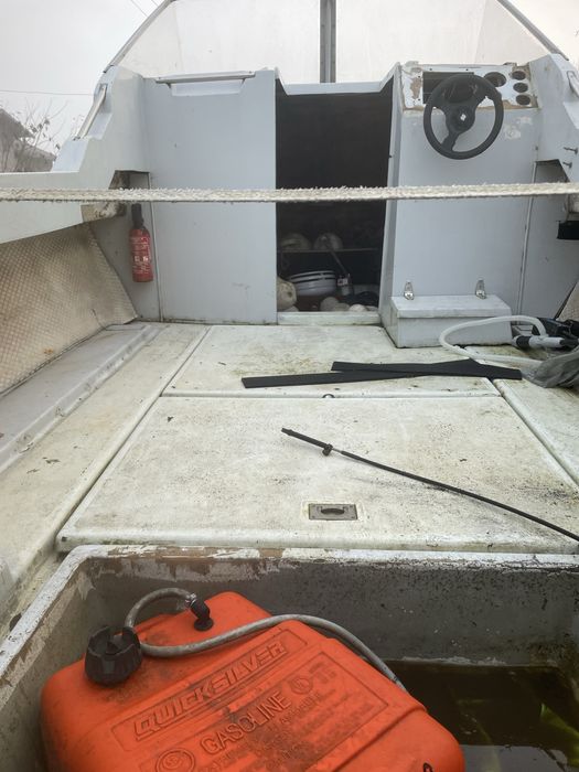 De vanare cu motor mercuri 50