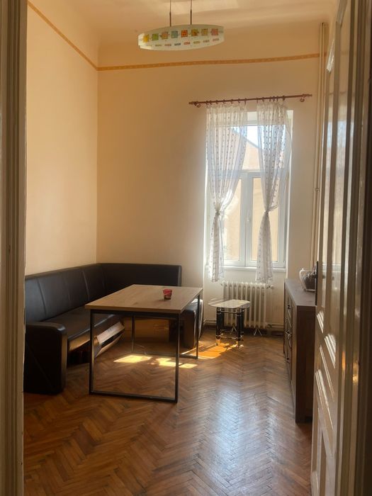 Apartament 3 camere spre vanzare central