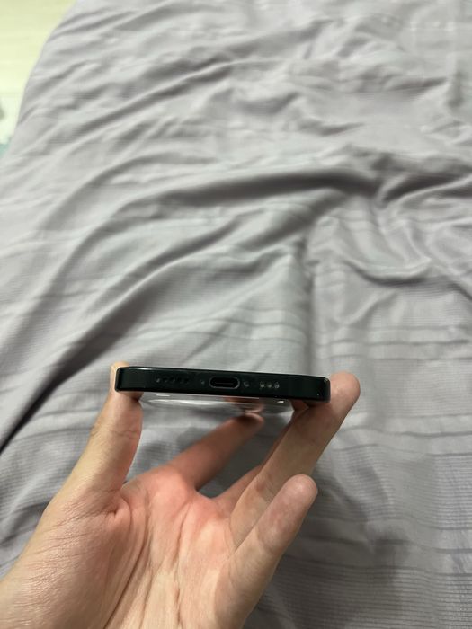 Продам айфон 15