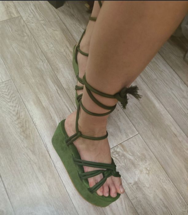 Продам басоножки на платформе новые