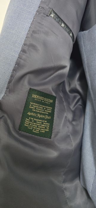 Костюм продам...