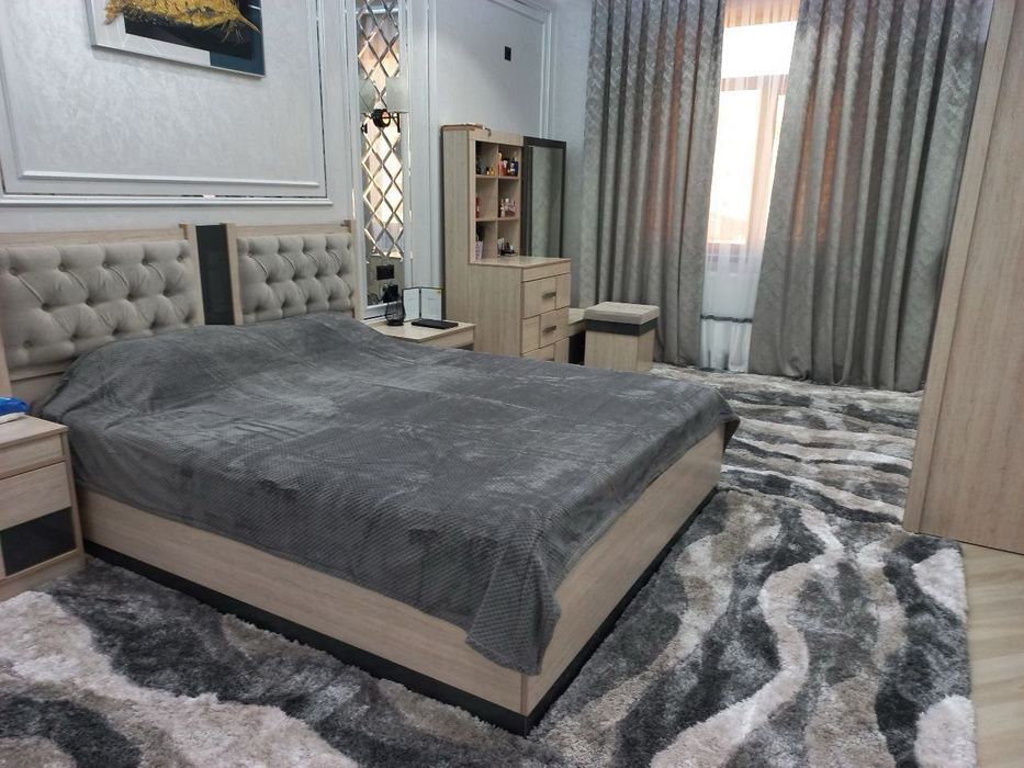 Buxoro shahar markazida liftli domda elitniy kvartira ijaraga beriladi