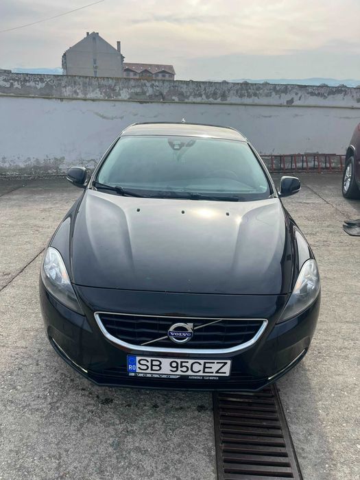 Volvo v40 D2 120cp