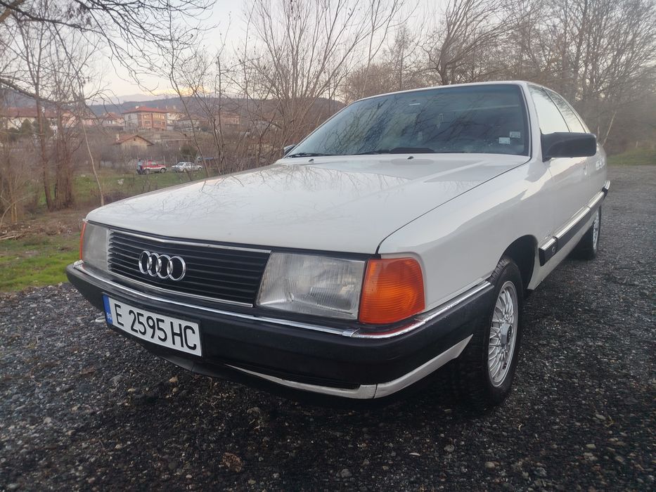 Продавам Audi 100 2.2 i 1990г