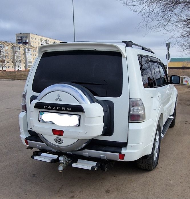 Mitsubishi pajero 4