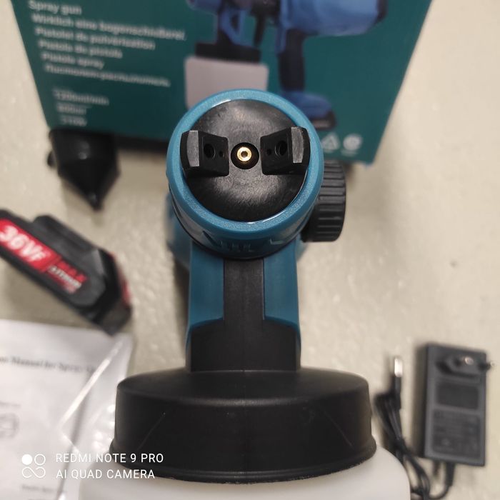 Pistol de vopsit( stropit) cu 2 acumulatori de 36 v