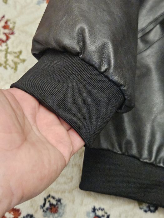 Кожаная куртка с капюшоном