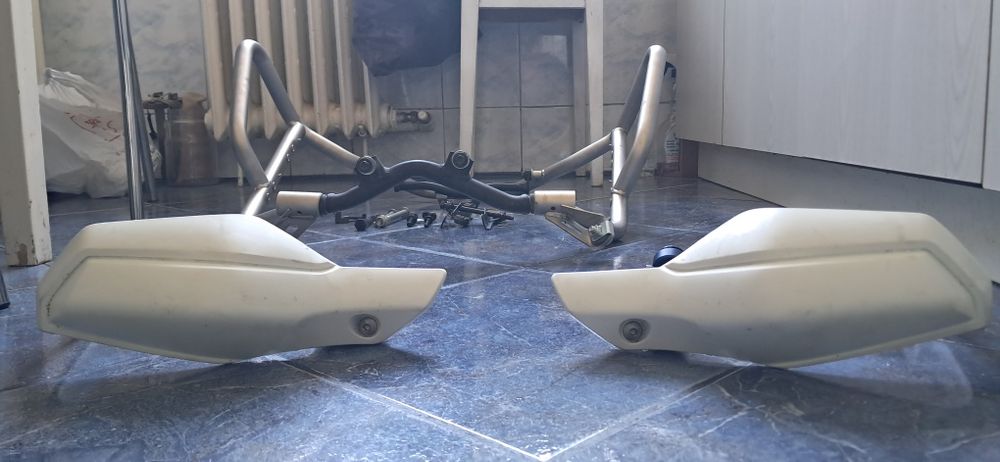 Se vinde scut motor honda africa twin 2018