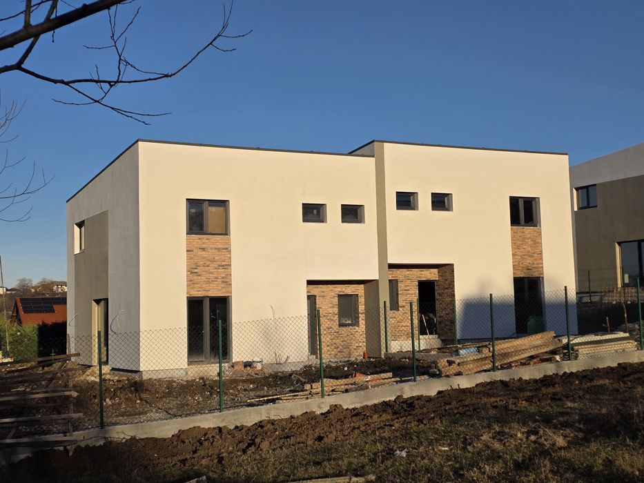 Duplexuri moderne bradet