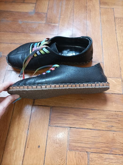 Продавам обувки и сандали естествена кожа 38 номер