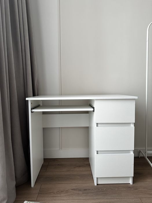 Письменный стол