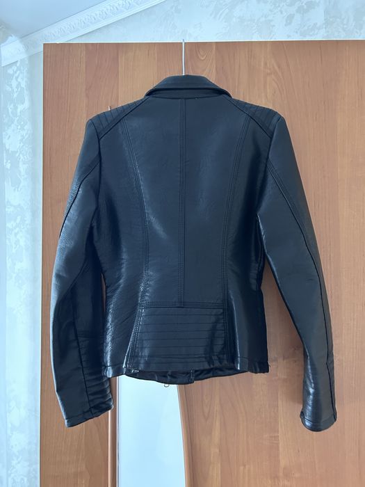 Женская кожаная куртка