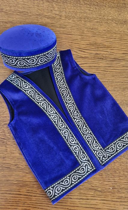 Желетка и тюбетейка