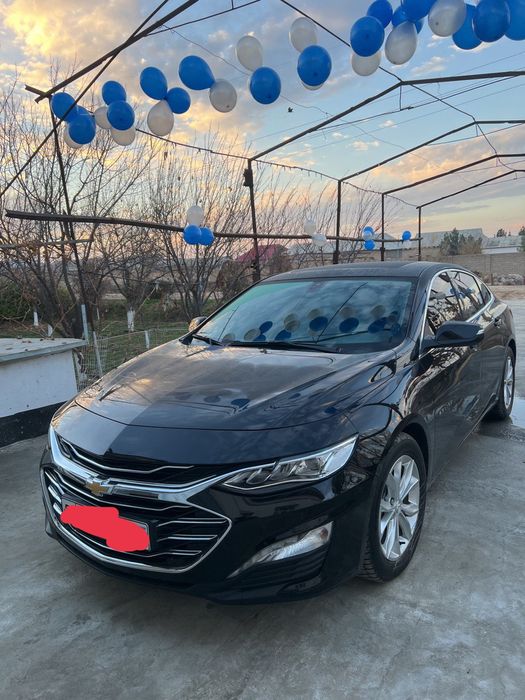 Malibu 2 premier  qora rang 2022 yil fevral, motor obyomi 2 litr