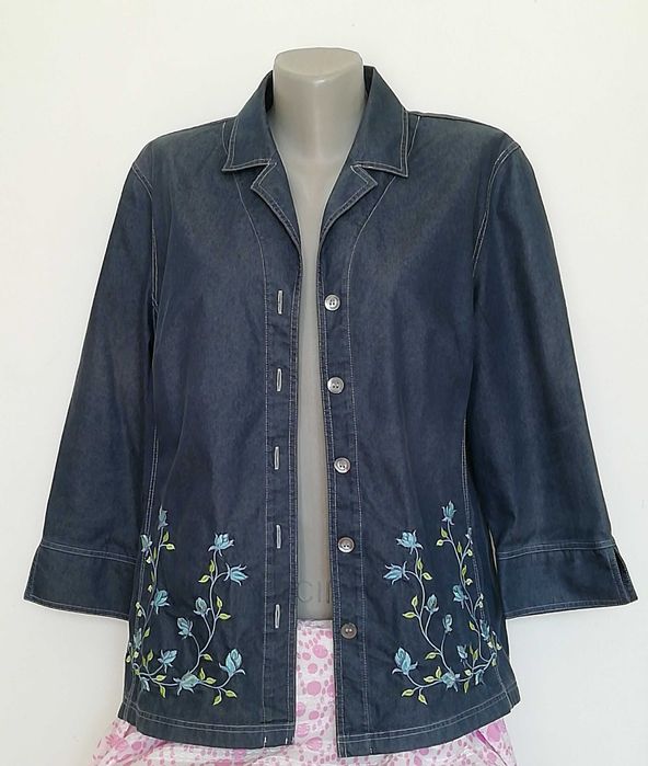 Дамска риза с красива бродерия, 80 % памук