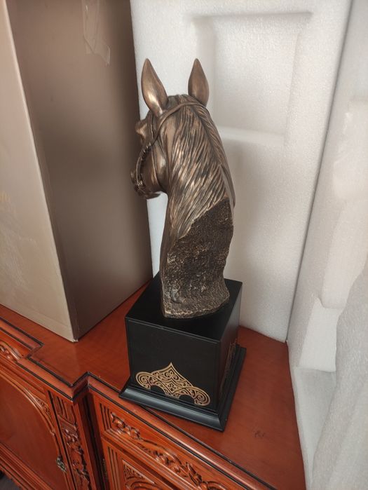 Сувенир Empire из бронзы