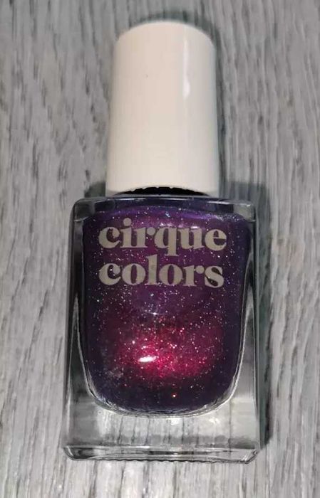 Cirque colors Coronation лимитиран виолетов холограмен лак