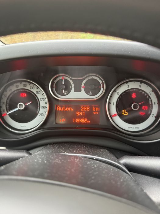Persoana fizica vand Fiat 500 L