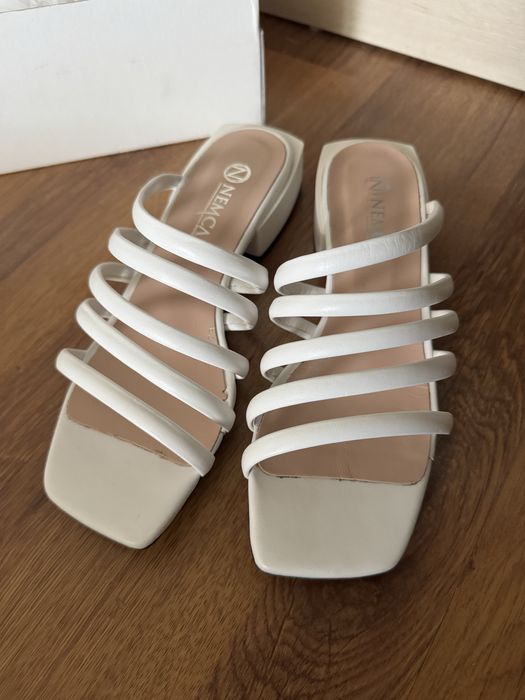 Новые туфли кожанные босаножки красивые