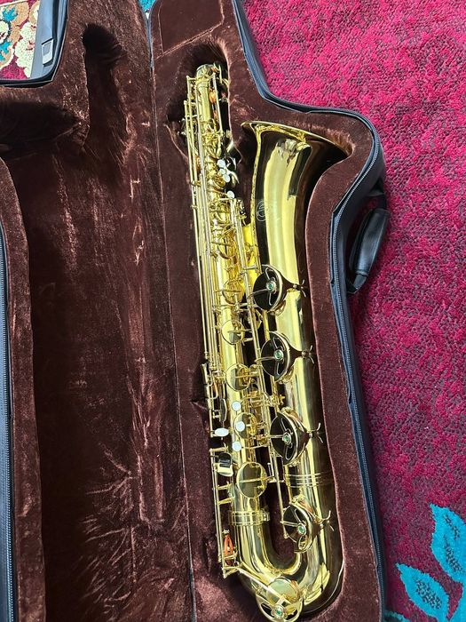 Саксофон баритон (новый)
