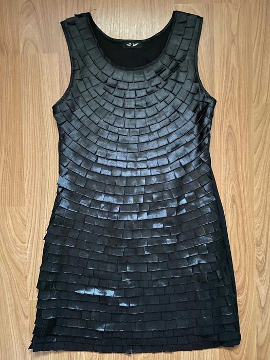 Vand pachet de 3 rochii de vara pentru fete