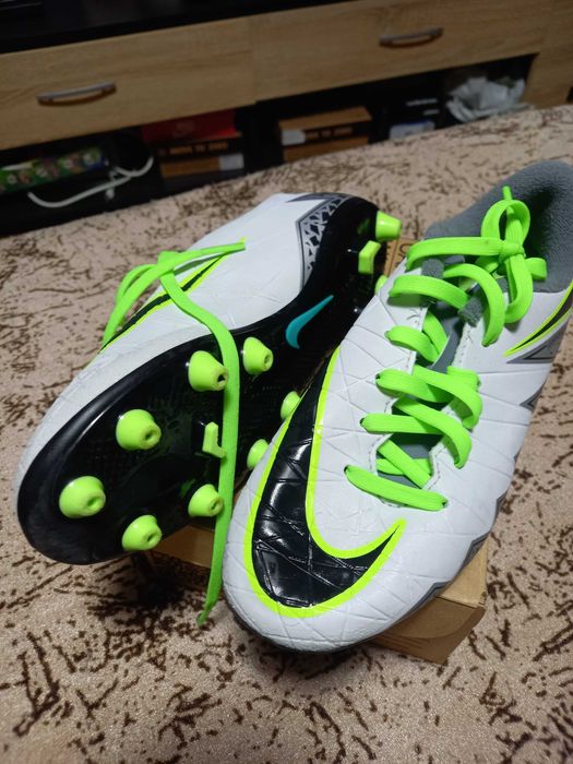 Футболни бутонки Nike номер 33,5,стелка 21см