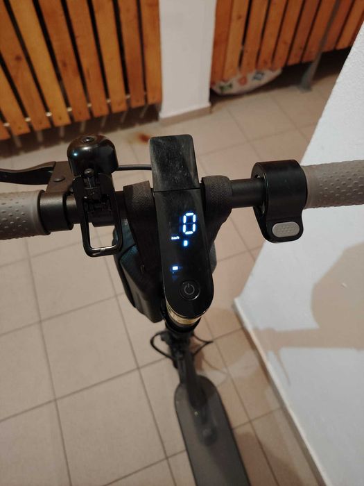 Vand trotineta electrica XIAOMI stare impecabila