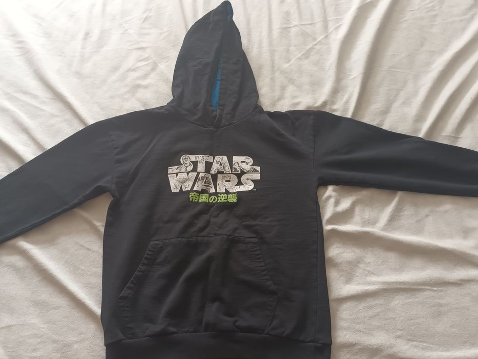 Продавам детско худи на Star wars