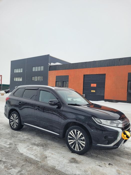 Продам Митсубиси Оутландер 2022гв