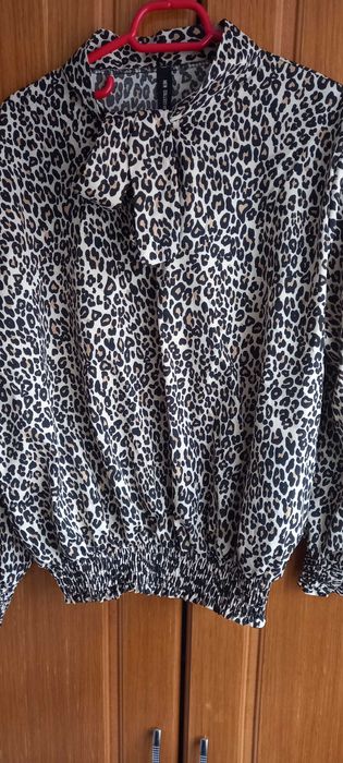 Bluze damă  animal print ,mărimi mari 48,50.