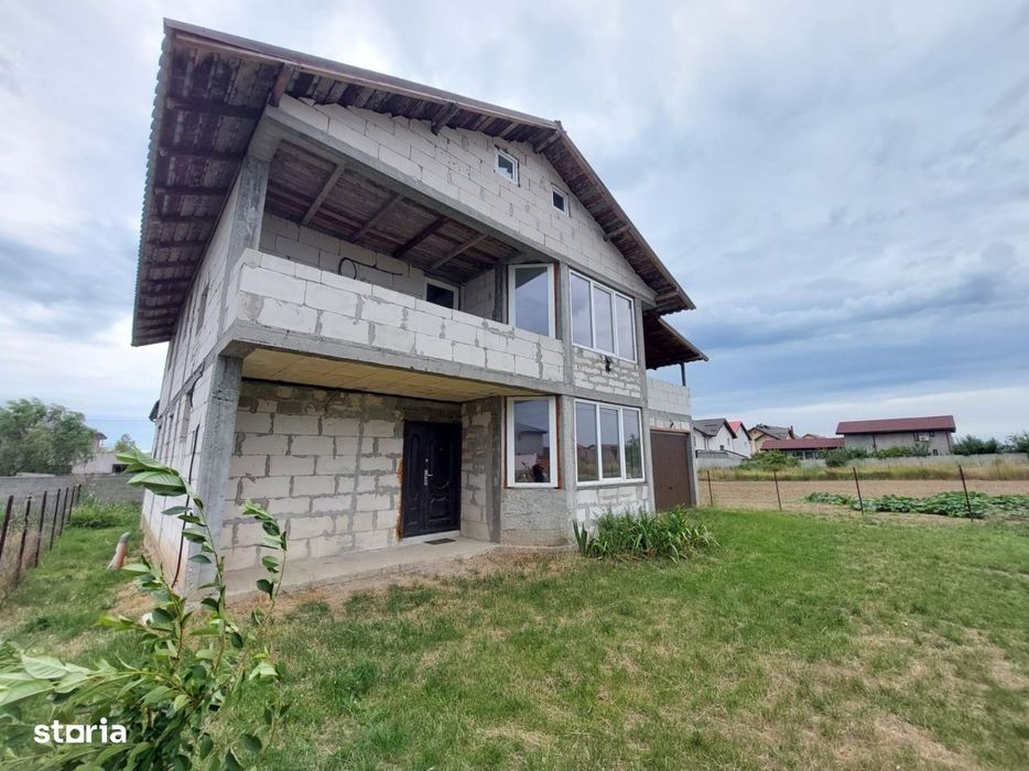 Casa spatioasa cu teren 500 mp in Ghercesti – ideala pentru familie