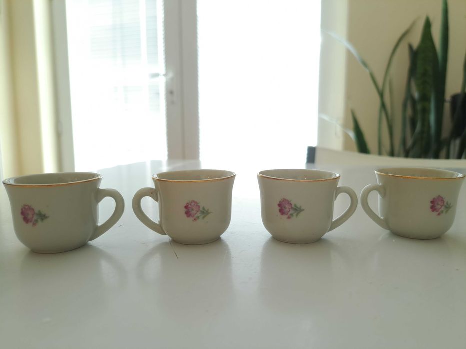 Български порцеланов сет за греяна ракия