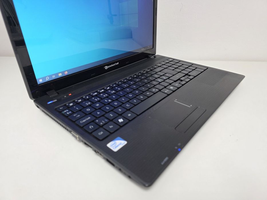 Laptop Acer SSD 15.6 HD cu  CA NOU Garantie