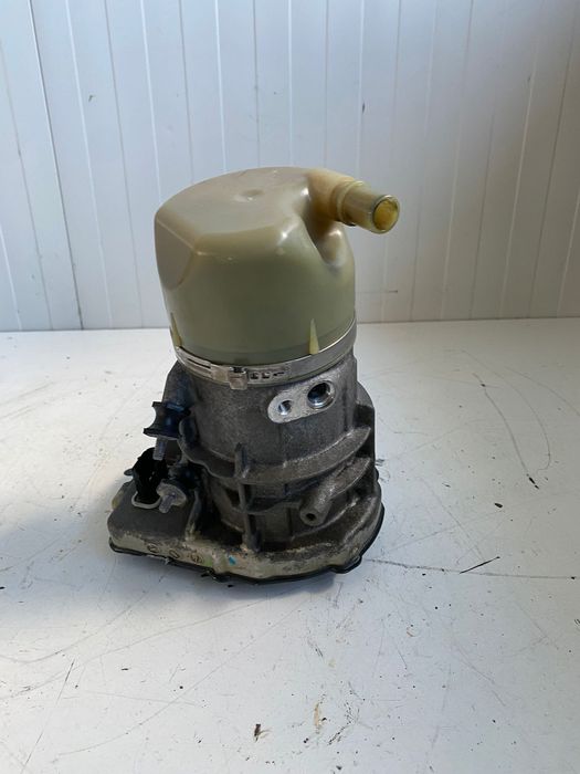 Pompa servodirectie VOLVO XC60 V60 S80 XC70 V70 S60 31329145 36050681