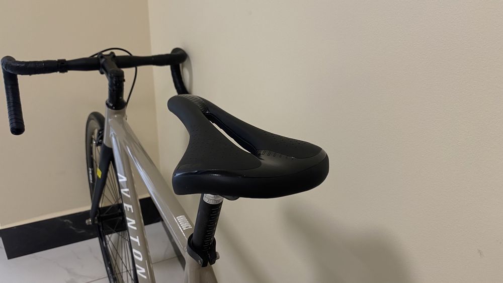 Велосипед трек фикс Aventon