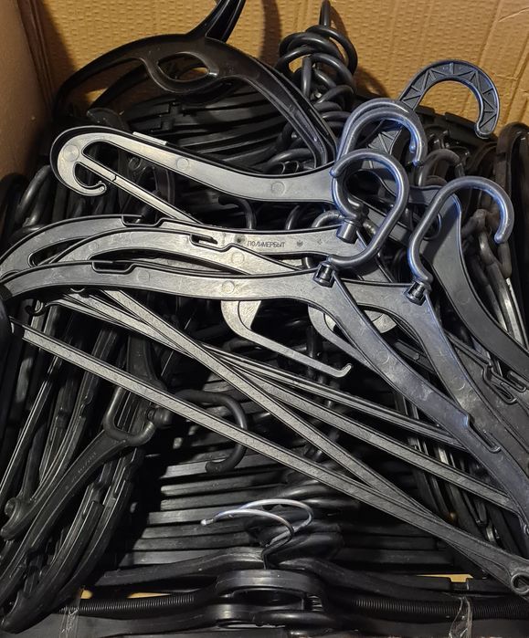 Продам вешалки дёшево