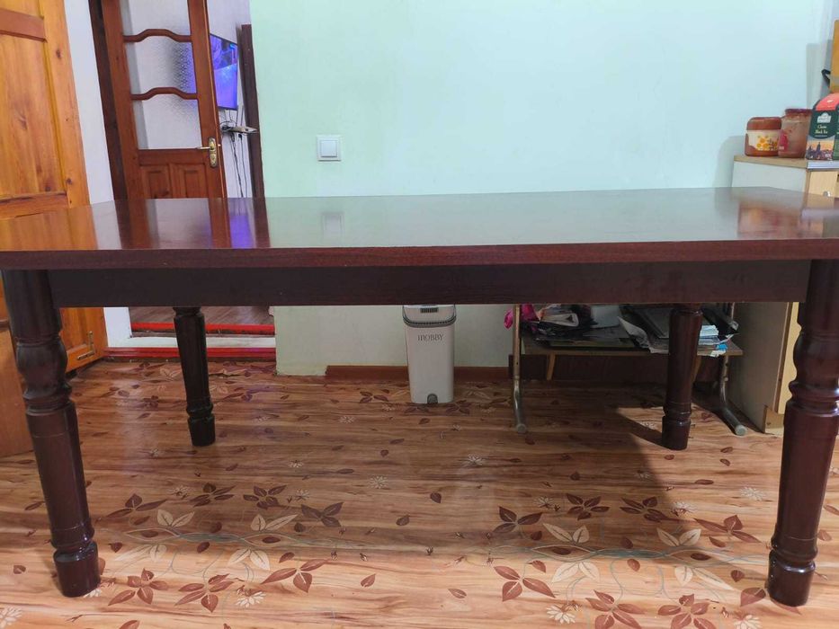 Продам стол, размеры 100*200 см.