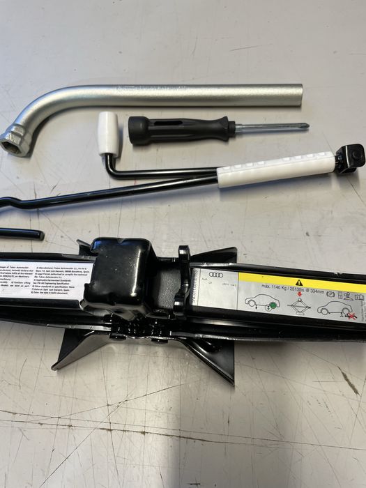 Cric original audi Q3 2011-2018